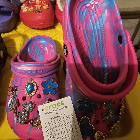 🌈 Swirls of Style! Custom Marbled Pink, Turquoise & White Crocs! - Picture 6 of 7
